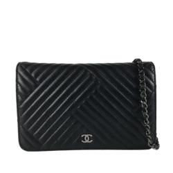 Chanel CC Crossing Wallet on Chain
