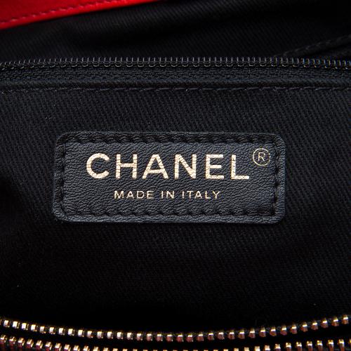 Chanel Chevron Quilted Leather Surpique Medium Tote