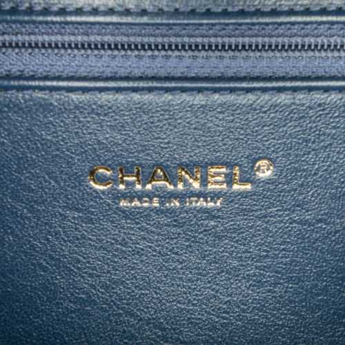 Chanel Medium Caviar CC Filigree Vanity Case