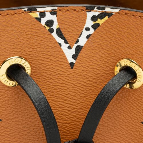 Louis Vuitton Limited Edition Monogram Giant Jungle Neonoe MM Shoulder Bag