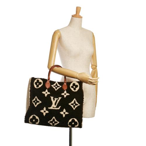 Louis Vuitton Monogram Giant Shearling Teddy Onthego GM, Louis Vuitton  Handbags