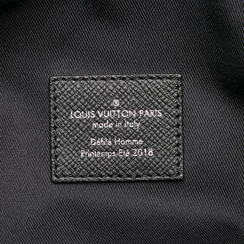 Louis Vuitton Taiga Cabas Light