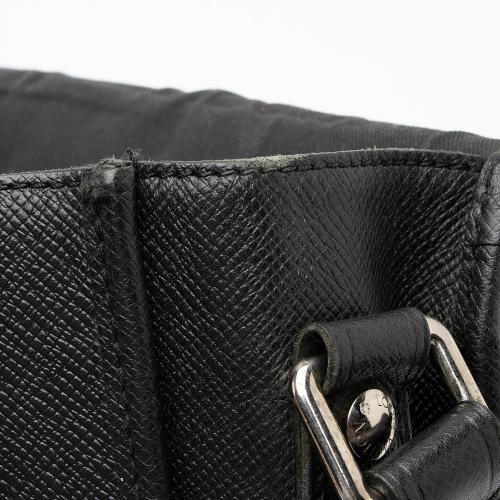 Louis Vuitton Taiga Leather Andrei Messenger Bag