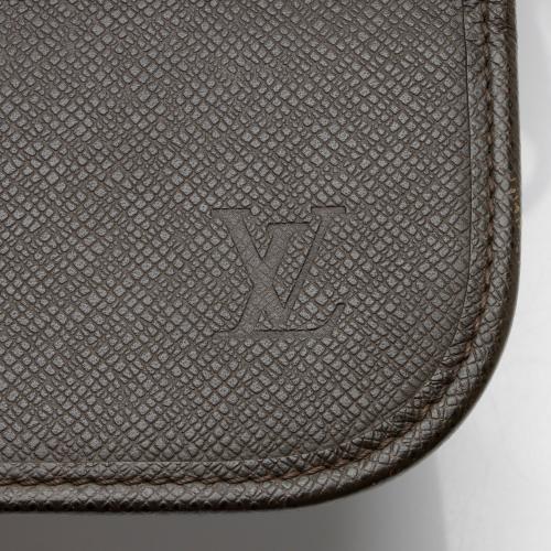 Louis Vuitton Taiga Leather Andrei Messenger