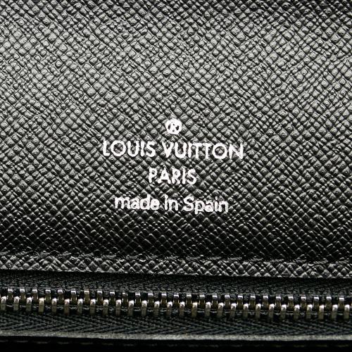 Louis Vuitton Taiga Selenga