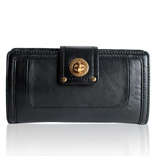 Marc by Marc Jacobs Totally Turnlock Wallet