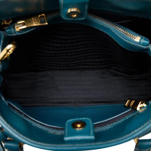 What's In My Bag (Prada Saffiano Lux Promenade Satchel) 