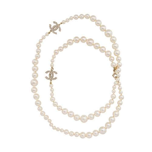 Chanel CC Graduated Pearl Necklace