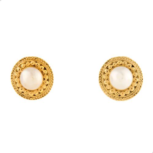 Chanel Vintage Pearl Clip On Earrings