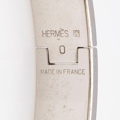 Hermès Black White And Grey Le Chat Carre Enamel Clic H Bracelet GM Gold  Hardware Available For Immediate Sale At Sotheby's