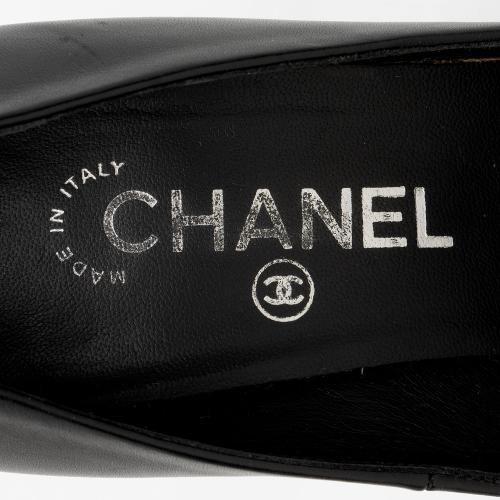 Chanel Calfskin CC Metallic Cap Toe Platform Pumps - Size 8 / 38