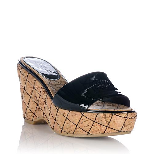 Chanel Beige interwoven chain detail diamond quilted wedges - size