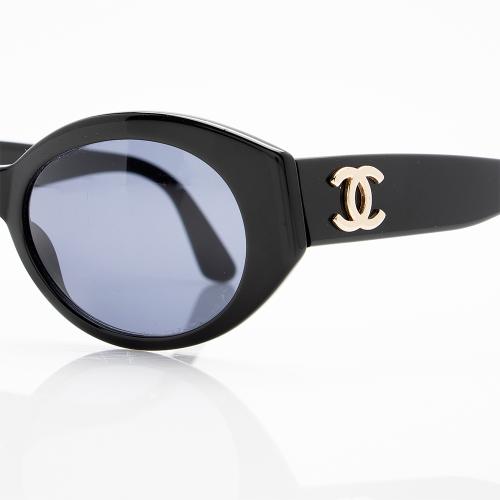 drivhus Cataract besejret Chanel Vintage Oval Sunglasses | Chanel Sunglasses | Bag Borrow or Steal